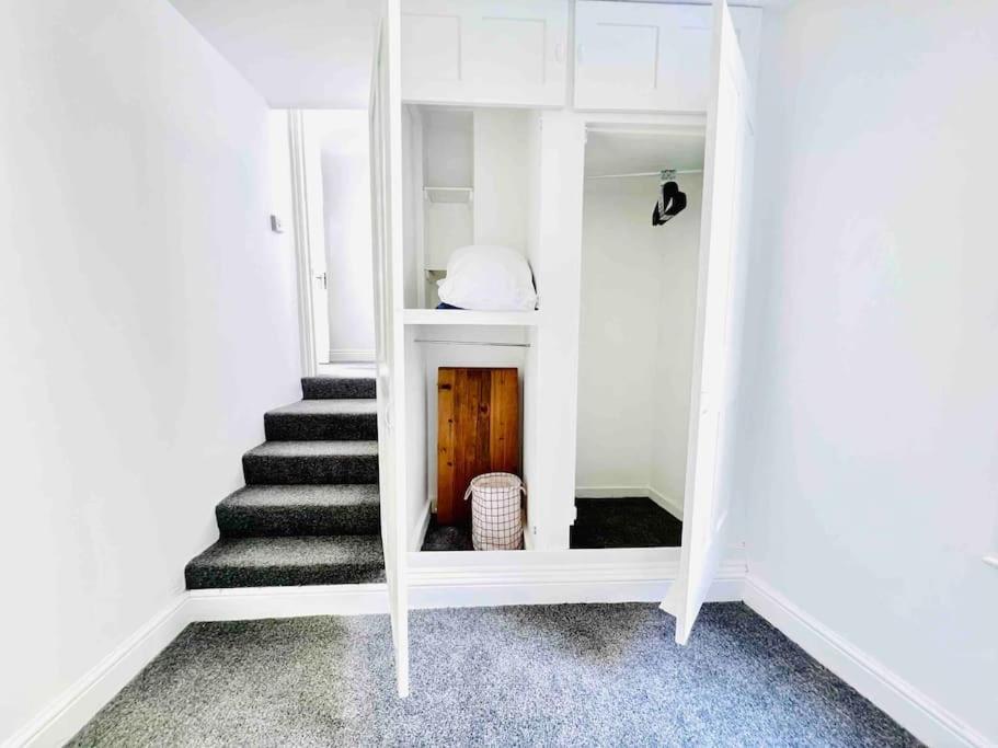 Flat 4 Marine Parade House, 1 East Cliff- Next To Dover Port, White Cliffs, Beach, Castle エクステリア 写真