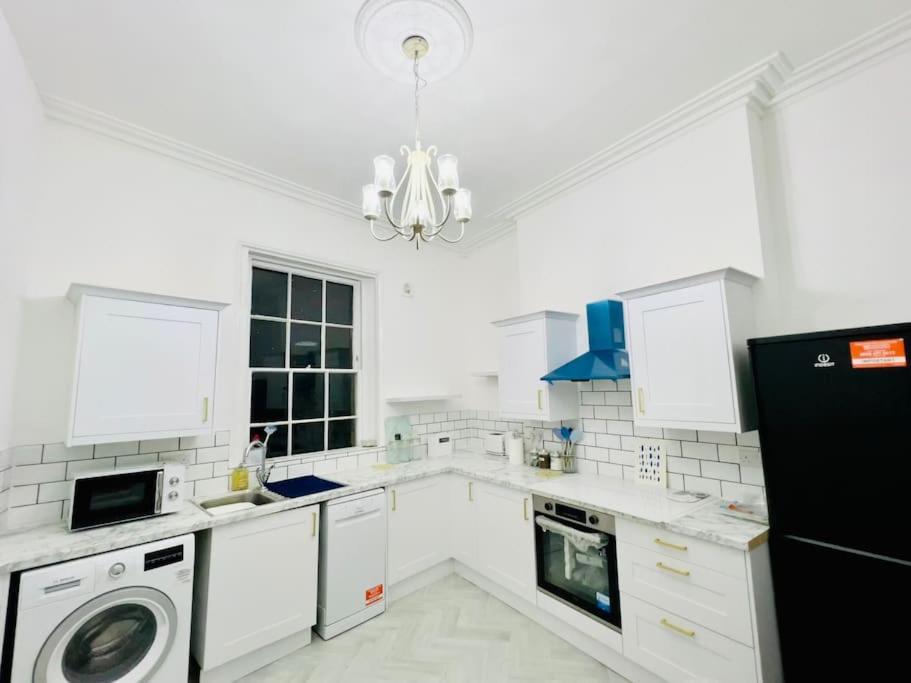 Flat 4 Marine Parade House, 1 East Cliff- Next To Dover Port, White Cliffs, Beach, Castle エクステリア 写真